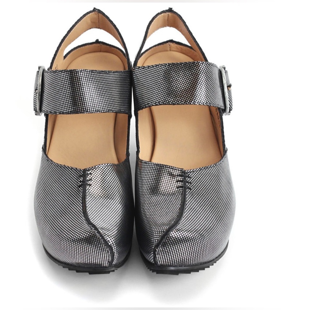 Preowned John Fluevog Prepare Guide Platform Mary Janes in Silver Size 9